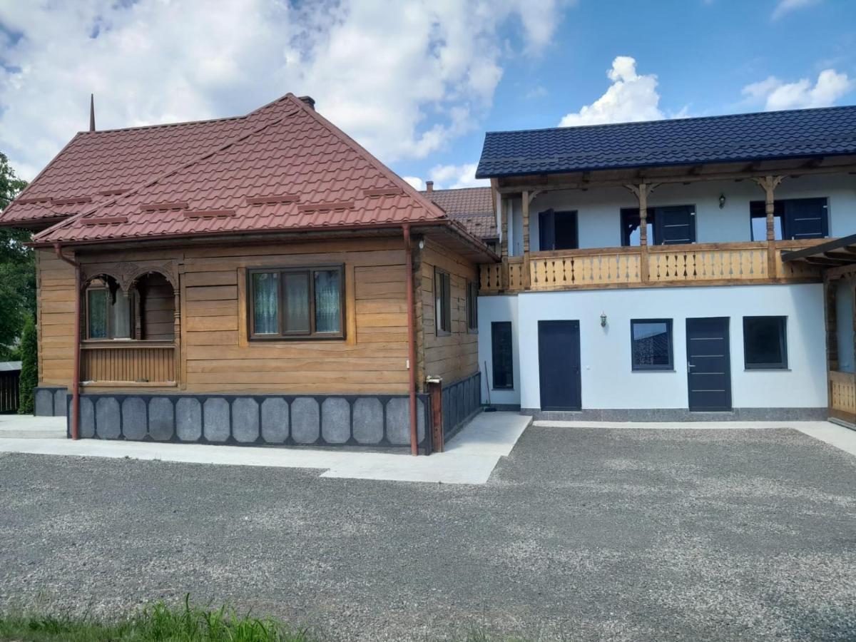 Hotel Casa de lângă pădure à Sighetu Marmaţiei Extérieur photo