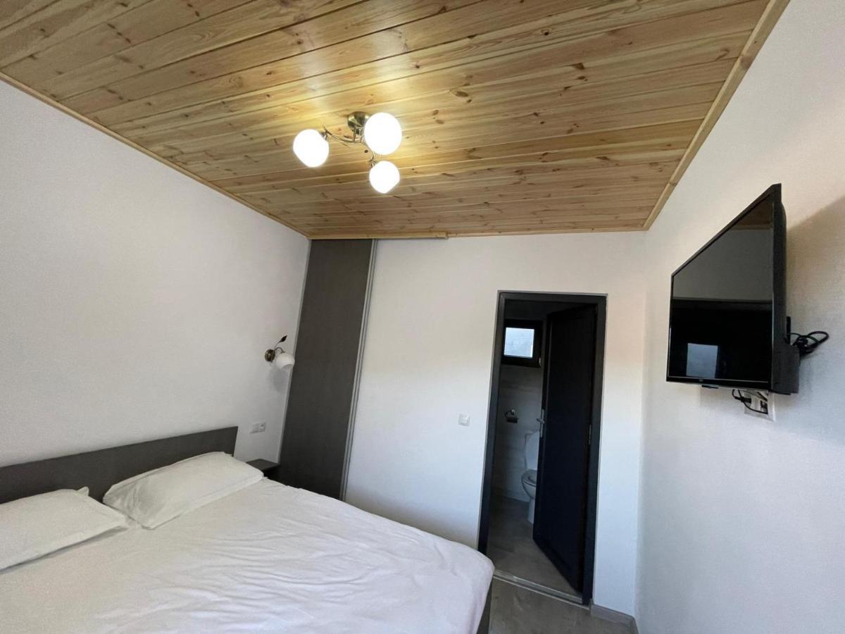Hotel Casa de lângă pădure à Sighetu Marmaţiei Extérieur photo