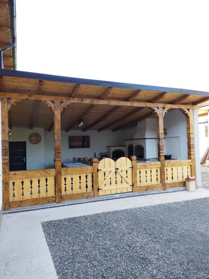 Hotel Casa de lângă pădure à Sighetu Marmaţiei Extérieur photo