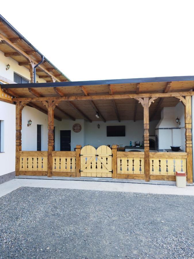 Hotel Casa de lângă pădure à Sighetu Marmaţiei Extérieur photo